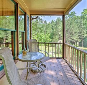 Pine Mountain Maison | Cozy Pine Mountain Cabin with Screened Porch and Yard!