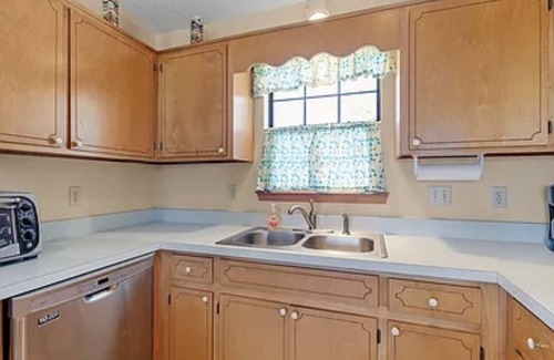 Ochlockonee Bay Maison | Cozy place on the water! Great for fishing and close to beaches!