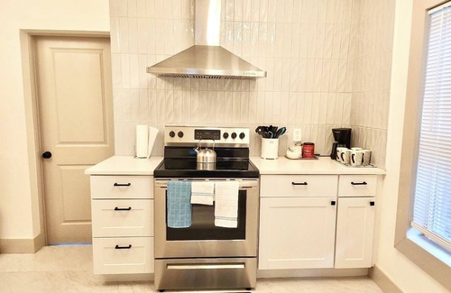 Central Oklahoma City Maison | Cozy Plaza Retreat - Near Downtown & Entertainment