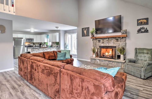Mount Pocahontas Maison | Albrightsville Home: Close to Lakes & Skiing!