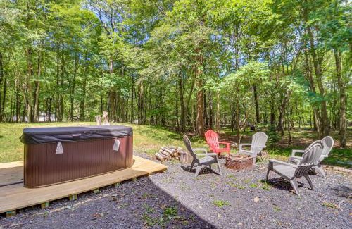 Mount Pocahontas Maison | Cozy Poconos Escape Pool Access and Pet-Friendly!