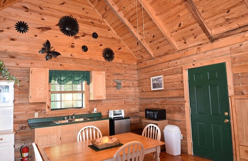 Woodbine Cabine | Cozy Pondside Cabin five minutes from Laurel Lake