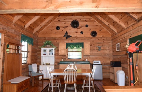 Woodbine Cabine | Cozy Pondside Cabin five minutes from Laurel Lake