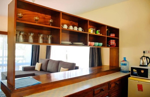 Mombasa Copropriété | Cozy Poolside 2 bed unit 5 mins walk to the beach