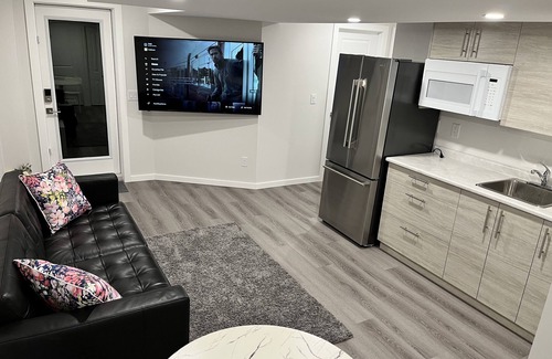 Fort Gary Maison | Cozy Private 1-bedroom Basement Suite with free parking