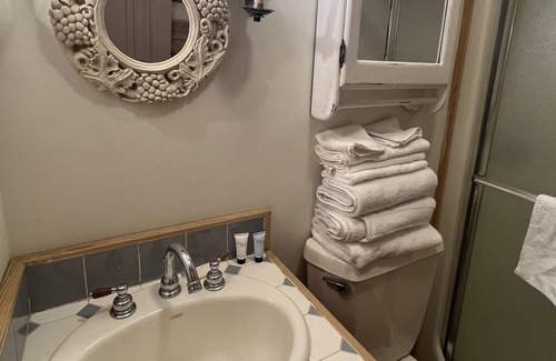 Clifford Cabine | Cozy, private, 1 bedroom cabin w/beautiful view