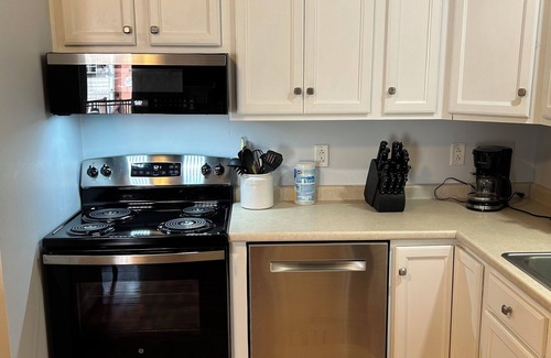 Ogunquit - Wells Cottage | COSY, PRIVATE 2/1 Cottage W / PISCINE / HOT TUB / GYM / COURT DE TENNIS / SALLE DE JEUX, PRÈS DE LA PLAGE!