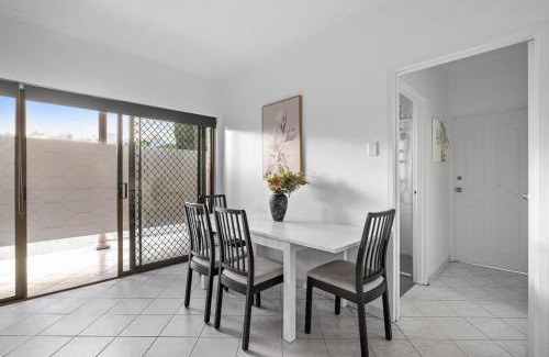Bankstown Maison | Cozy Private Double Room - Near Stations & Shops - Shared Bathroom