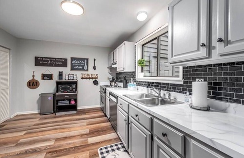 Bynum Maison | Cozy Private Duplex Tucked Away- 15 Min from UNC