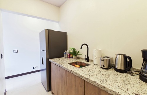 Arenal Hot Springs Appartement | Cozy private studio with WiFi, AC, jacuzzi, volcano views, 8min drive to Fortuna