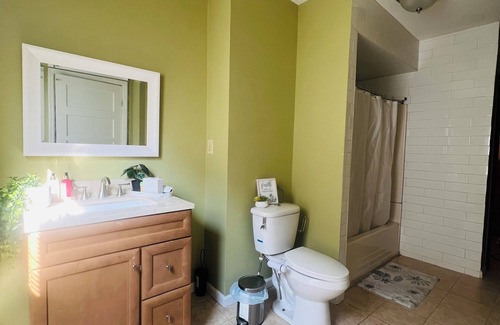 Rotterdam Maison | Cozy, Private1-bedroom in charming Schenectady with Private Bathroom