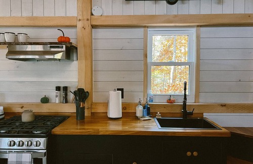 Mattawana Maison | COZY PSU Rustic Tiny Home and Fishing Retreat