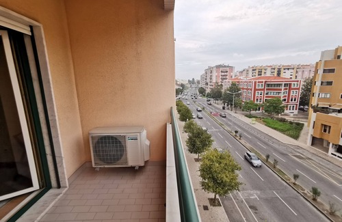 Lumiar Appartement | Cozy Purple Telheiras Apartment