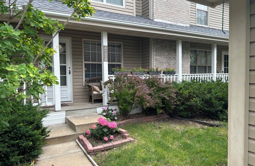 Cedar Rapids - Iowa City Copropriété | Cozy & Quaint 2 bedroom condo in nice NE Cedar Rapids with AC, WiFi