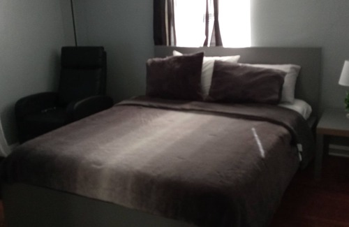 University City Maison | Cozy, quiet,clean home settings