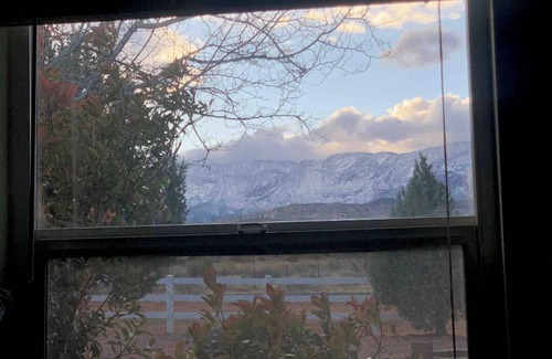 Toquerville Maison | Cozy & Quiet St. George & Zion Retreat