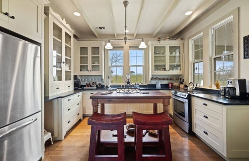 Brenham Maison | Cozy Ranch Home minutes from Brenham, Bellville, Round Top!