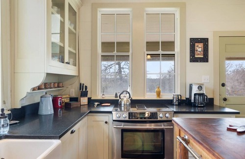 Brenham Maison | Cozy Ranch Home minutes from Brenham, Bellville, Round Top!