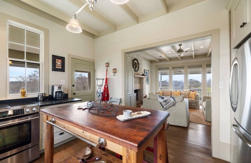 Brenham Maison | Cozy Ranch Home minutes from Brenham, Bellville, Round Top!