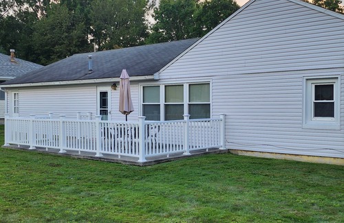 Sharon Maison | Cozy Ranch with Scenic Golf Course view