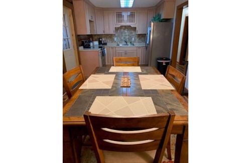 Woodbine Cabine | Cozy real log cabin 10 mins from Cumberland Falls State Park, Laurel River Lake