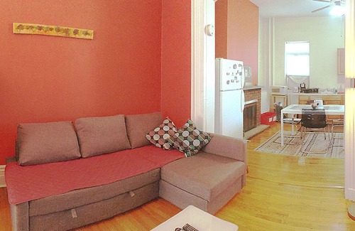 McGinley Square Appartement | Cozy Red Studio à 15 minutes à pied de la station Jsq Path Commute to NYC