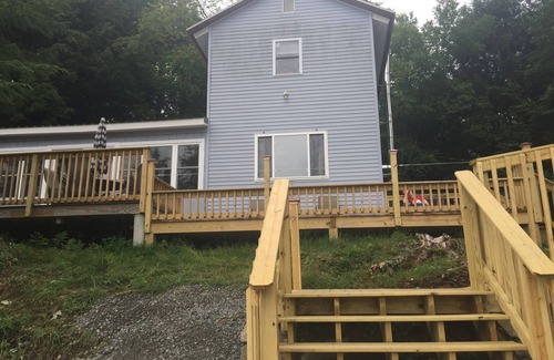 New Milford Maison | Cozy Remote Lake House on Middle Lake