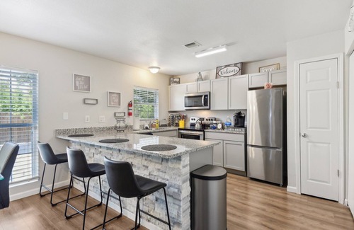 Babcock North Maison | Cozy Rental Near Medical Center, UTSA, Six Flags, Lackland AFB, La Cantera, Rim