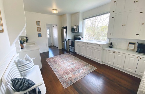 Spokane Maison | Cozy restored farmhouse on the river! Hot tub, wildlife, trails!