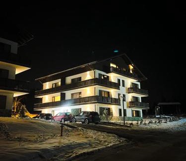 Vladeni Appartement | Cozy Retreat Grand Chalet Aparthotel