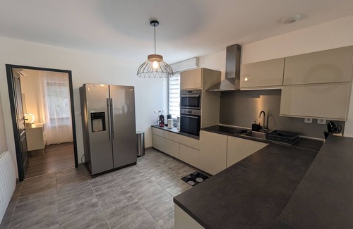 Curel Cottage | Maison avec piscine intérieure, terrasse et Wi-Fi gratuit à Curel