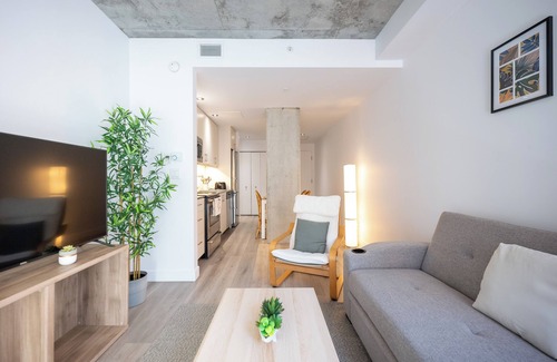 International District Appartement | Cozy retreat in Old Port Montreal