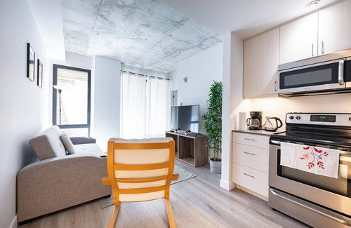 International District Appartement | Cozy retreat in Old Port Montreal