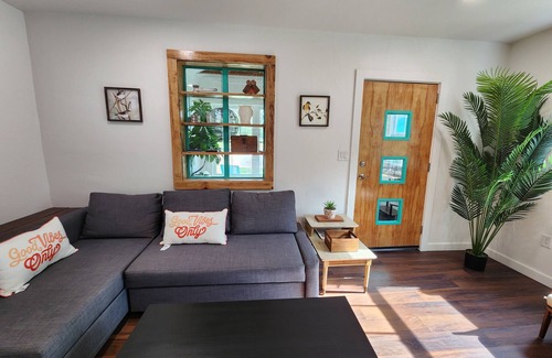 Gainesville Cottage | Cozy retreat near UF, downtown, Shands, and the Gainesville Airport