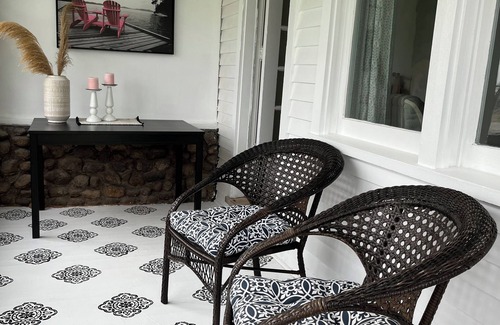 Grimsby Maison | Cozy Retreat on the wine route