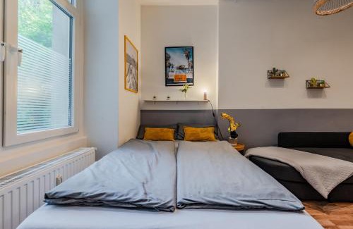 Wedding Appartement | Cozy Retro Chic with Patio and Self Check-in