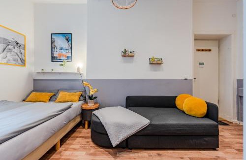 Wedding Appartement | Cozy Retro Chic with Patio and Self Check-in