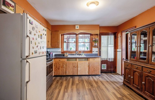 Glendale Maison | Cozy Riverfront Escape in Great Barrington - "Whiskers on the Water"