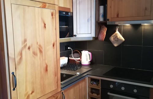 Vionnaz Appartement | Cosy & Romantic Chalet-Style Flat with Mountain View: Ideal for Skiing & Hiking
