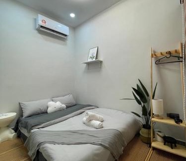 Taman Century Maison | Cozy Room 2pax #1min walk to KSL #Bathroom