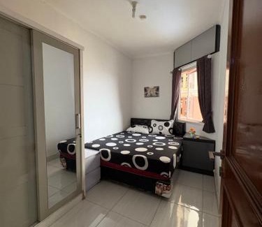Chinatown Appartement | Cozy Room by StayIn Jakarta
