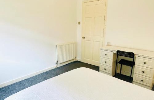 Drumchapel Maison | Cozy Room in Glasgow West End