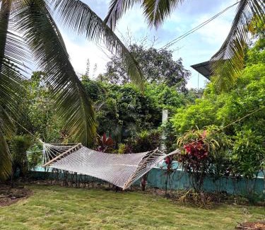 Canacona Maison | Cozy room in hill view villa with lush green lawn