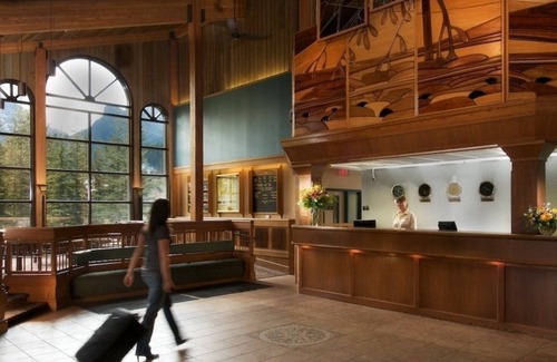 Lake Louise Appartement | Cozy Room in the Mountains | On-Site Ski Lockers!