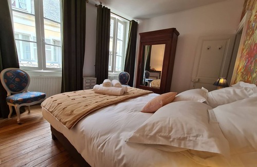 Chateauroux Lit Et Petit-Déjeuner | Chambre cosy avec lit double et salle d'eau privative - Petit-déjeuner inclus