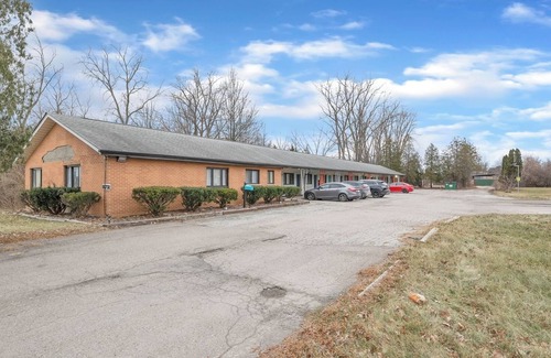 Riverview Appartement | Cozy Room with Private Bath in Brownstown