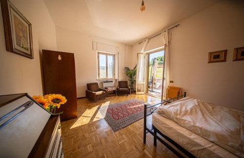 Fratta Lit Et Petit-Déjeuner | Cozy Room with Terrace, Ping Pong & Billiard Table