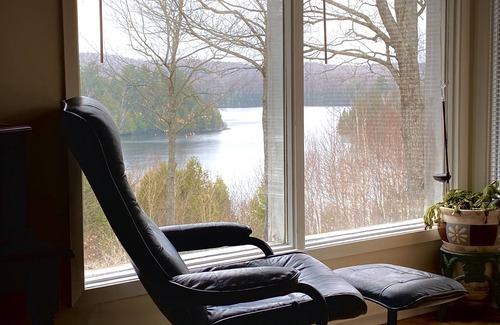 Highlands East Cabine | Cozy, rustic, 2-bedroom lake view retreat