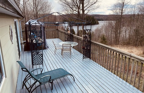Highlands East Cabine | Cozy, rustic, 2-bedroom lake view retreat
