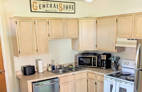 Cumberland Maison | Cozy Rustic Home for the Family!!! WALKABLE TO DOWNTOWN!!